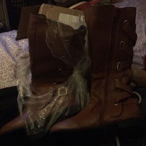 Chestnut riding boots